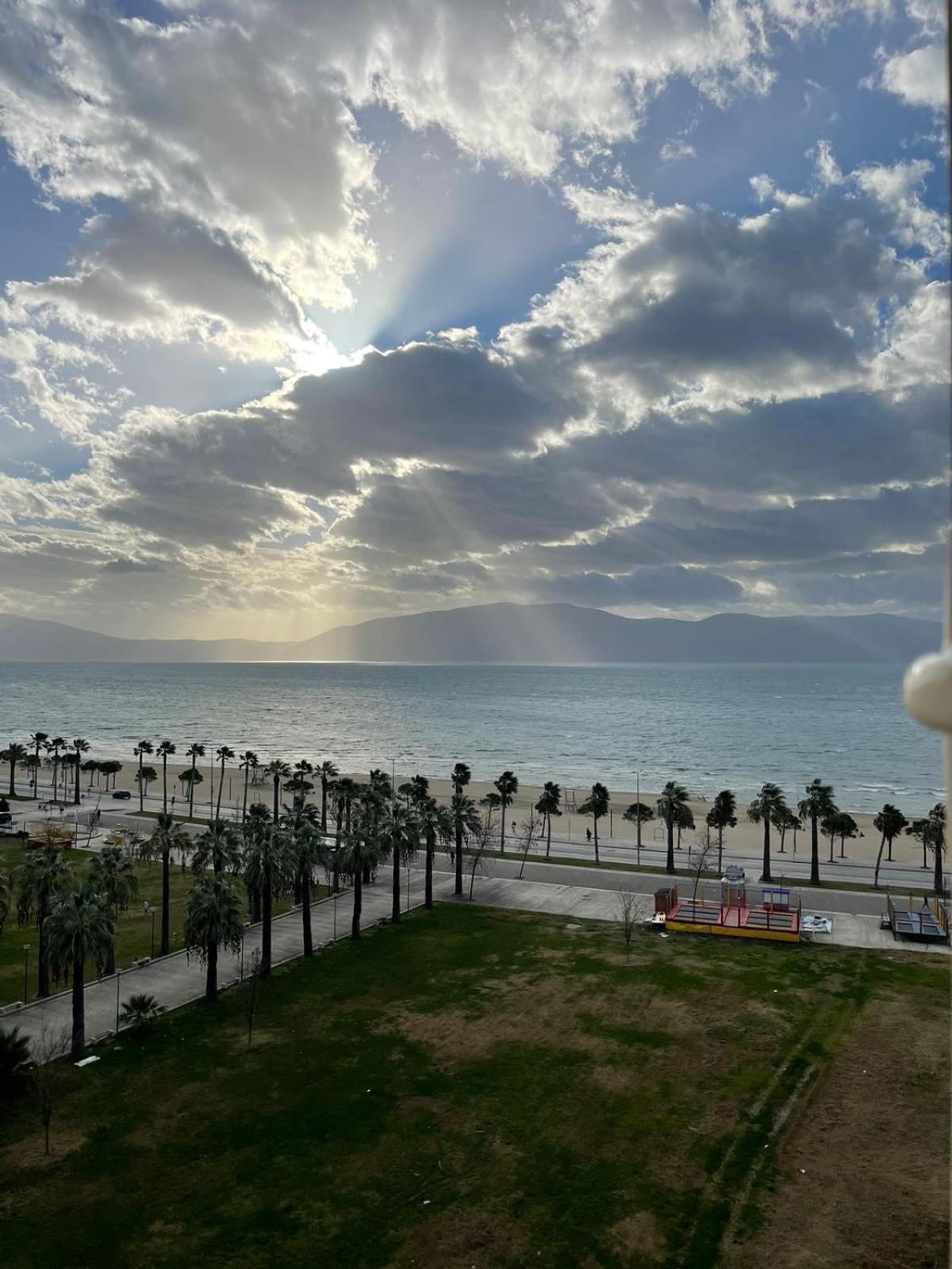 Sea Side Apartment Vlore Exterior photo